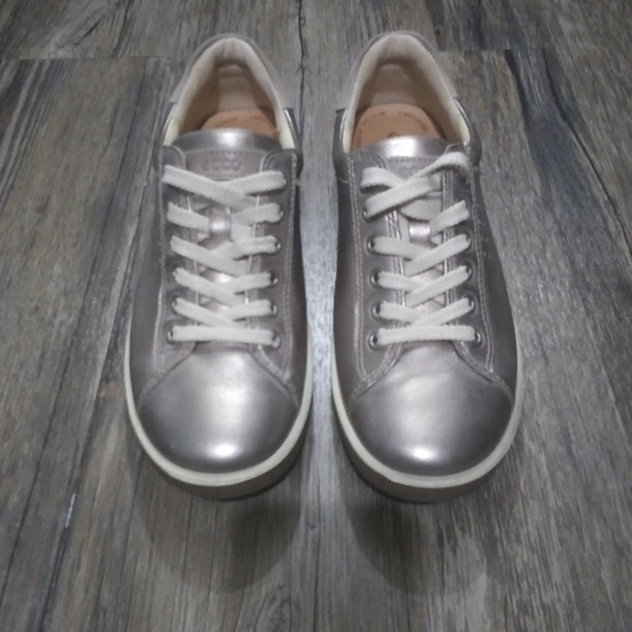 ecco metallic shoes